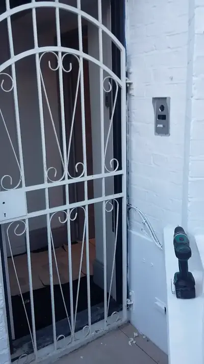 Video intercom Battersea view 3